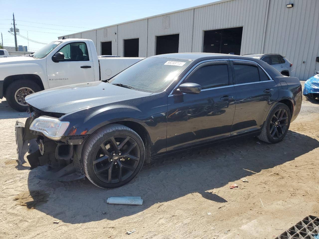 2016 Chrysler 300 Limited للبيع في Jacksonville، FL - Front End