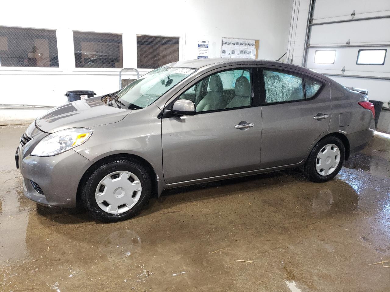 2014 Nissan Versa S zu verkaufen in Blaine, MN - Top/Roof