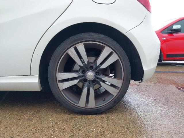 2015 MERCEDES BENZ A180 BLUEE