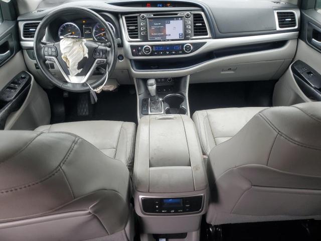  TOYOTA HIGHLANDER 2017 Srebrny