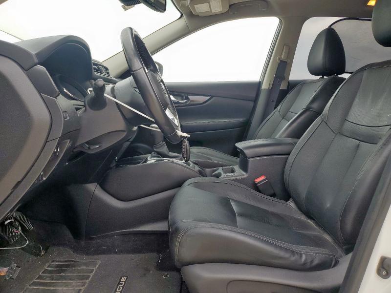  NISSAN ROGUE 2018 White