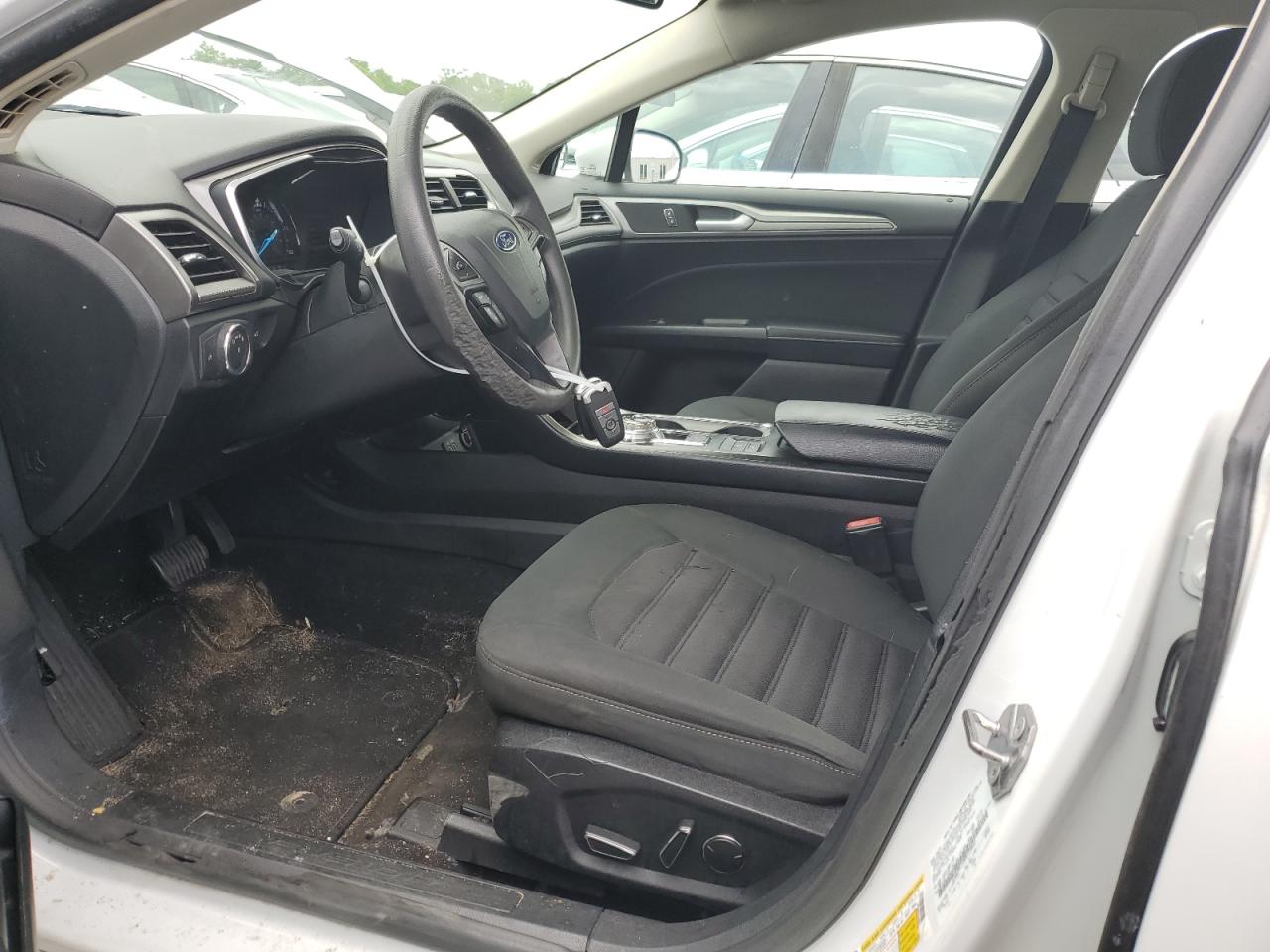 2019 Ford Fusion Se VIN: 3FA6P0LU4KR124852 Lot: 54035935