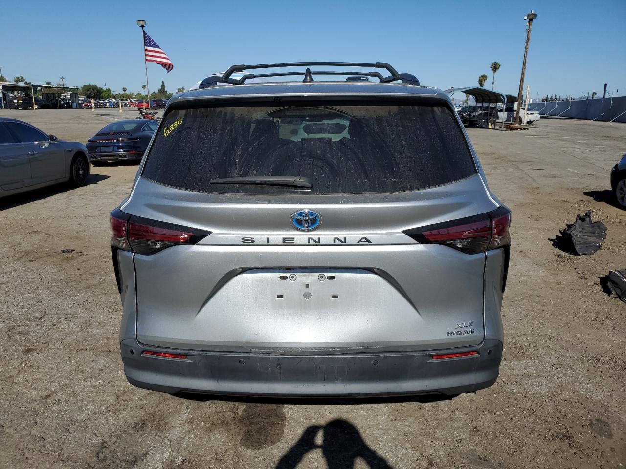2021 Toyota Sienna Xle VIN: 5TDJRKEC8MS058563 Lot: 56932015