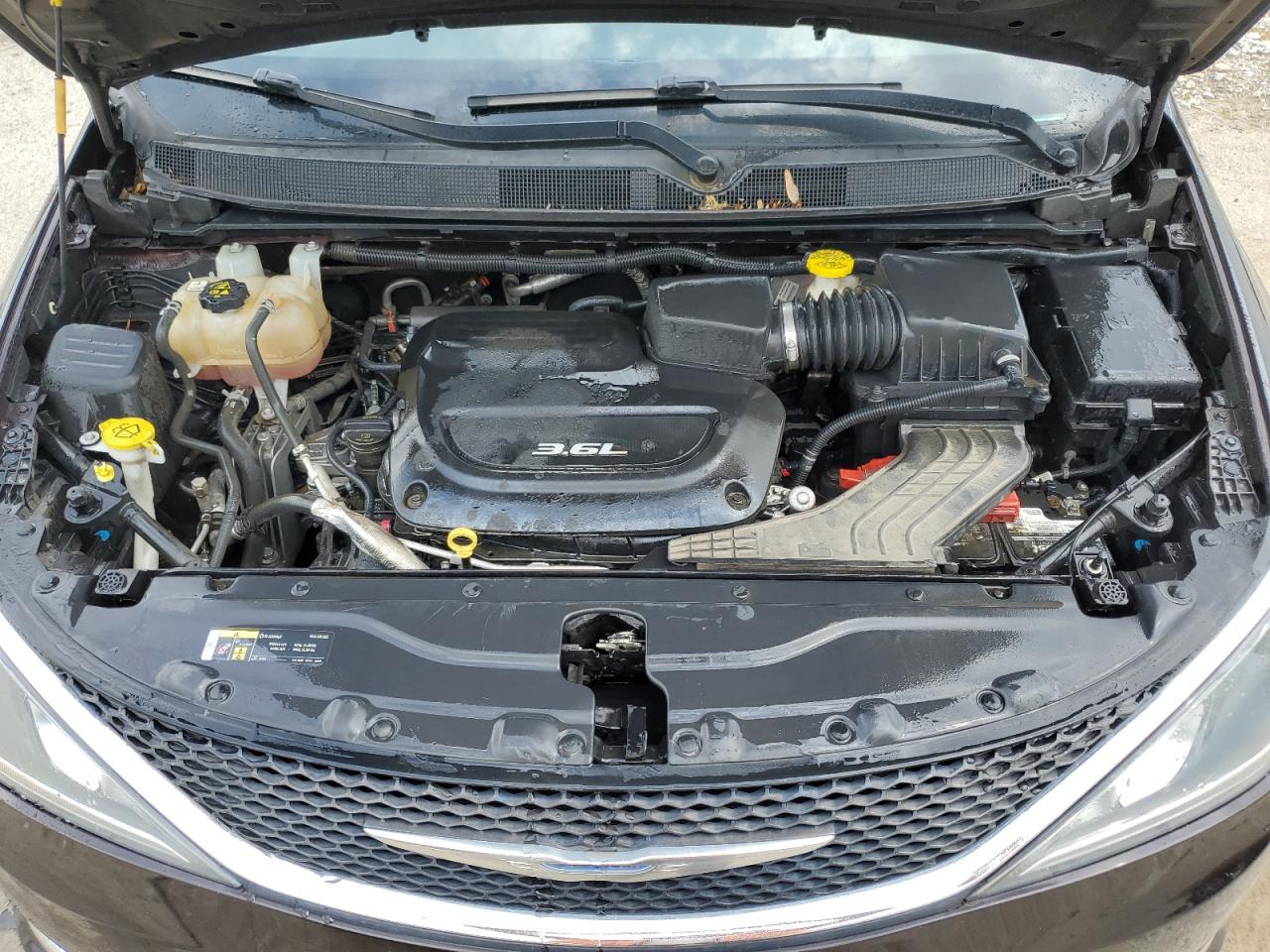 2018 Chrysler Pacifica Touring L VIN: 2C4RC1BG6JR142049 Lot: 55959895