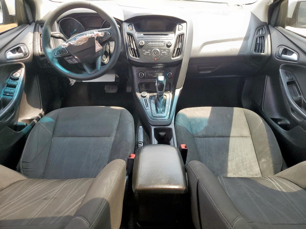 2015 Ford Focus Se VIN: 1FADP3K22FL229550 Lot: 56984995