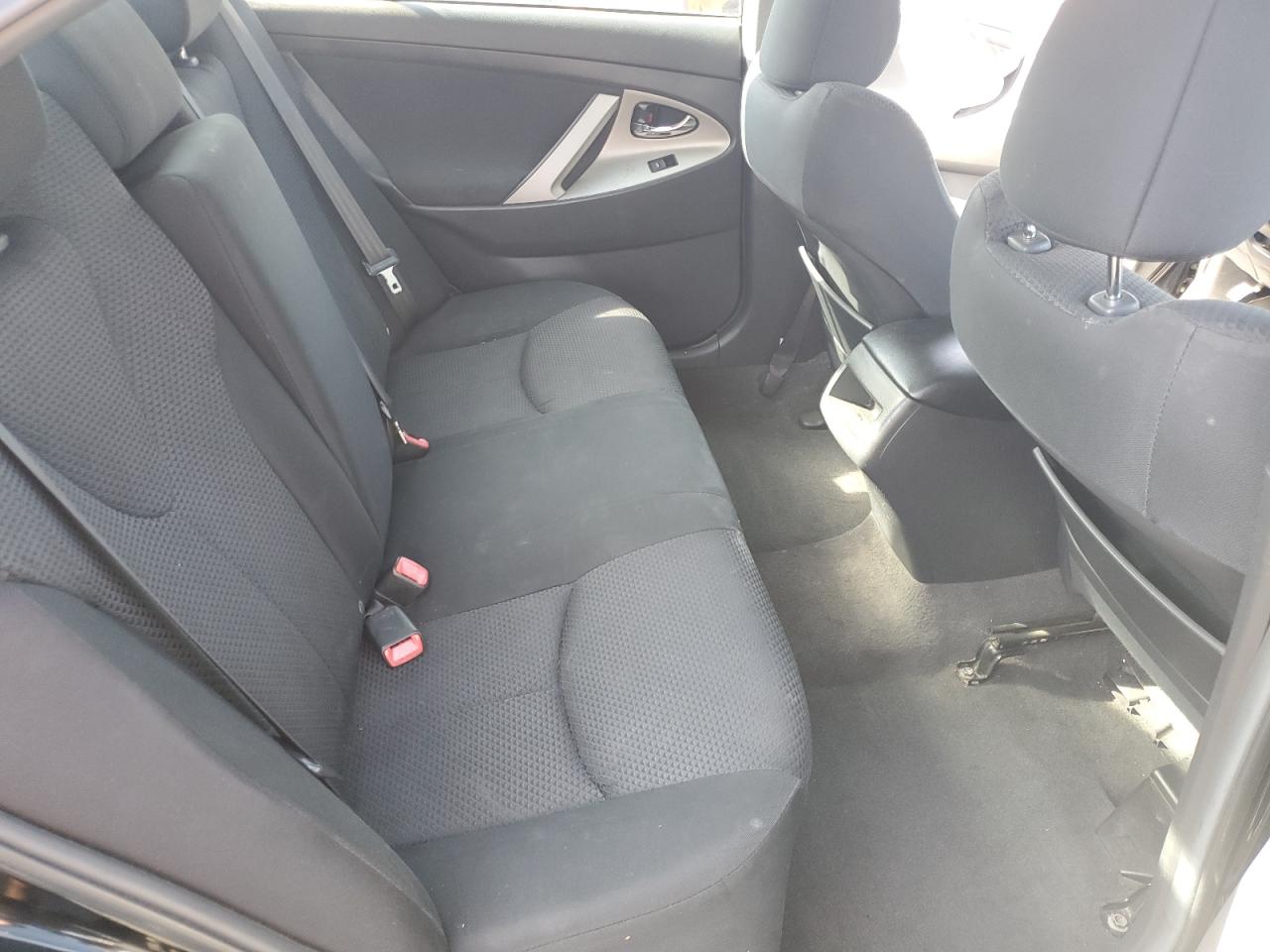 2010 Toyota Camry Base VIN: 4T1BF3EK0AU092865 Lot: 70287605