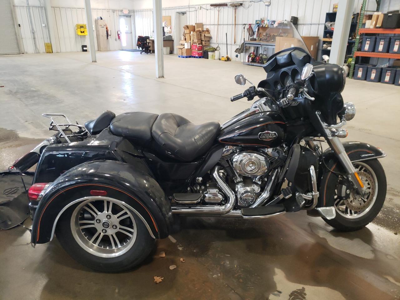 2011 Harley-Davidson Flhtcutg for Sale in Avon, MN - Rear End