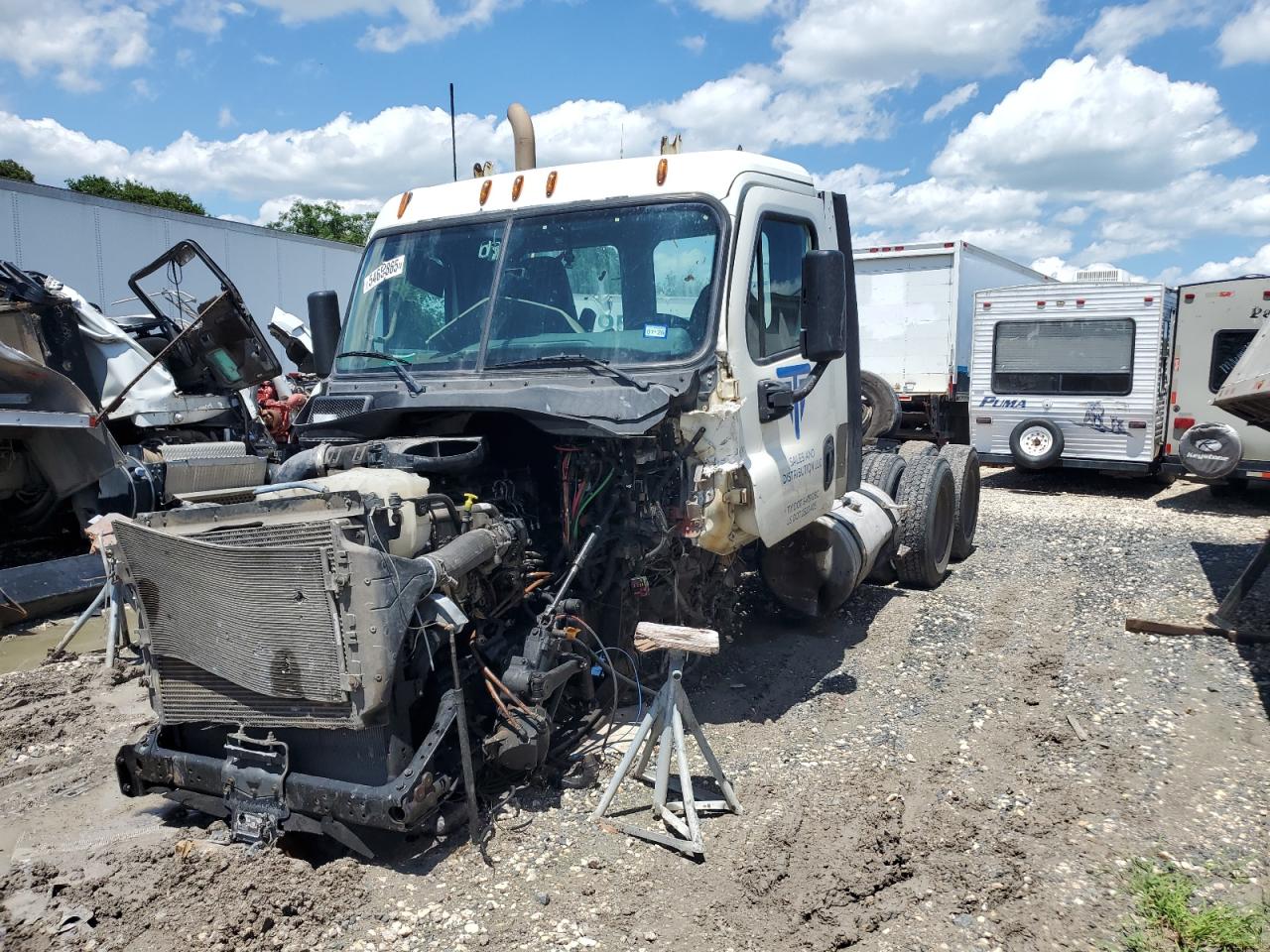 2015 Freightliner Cascadia 125 Semi Truck 3AKJGEDV6FSGL6707 photo #3