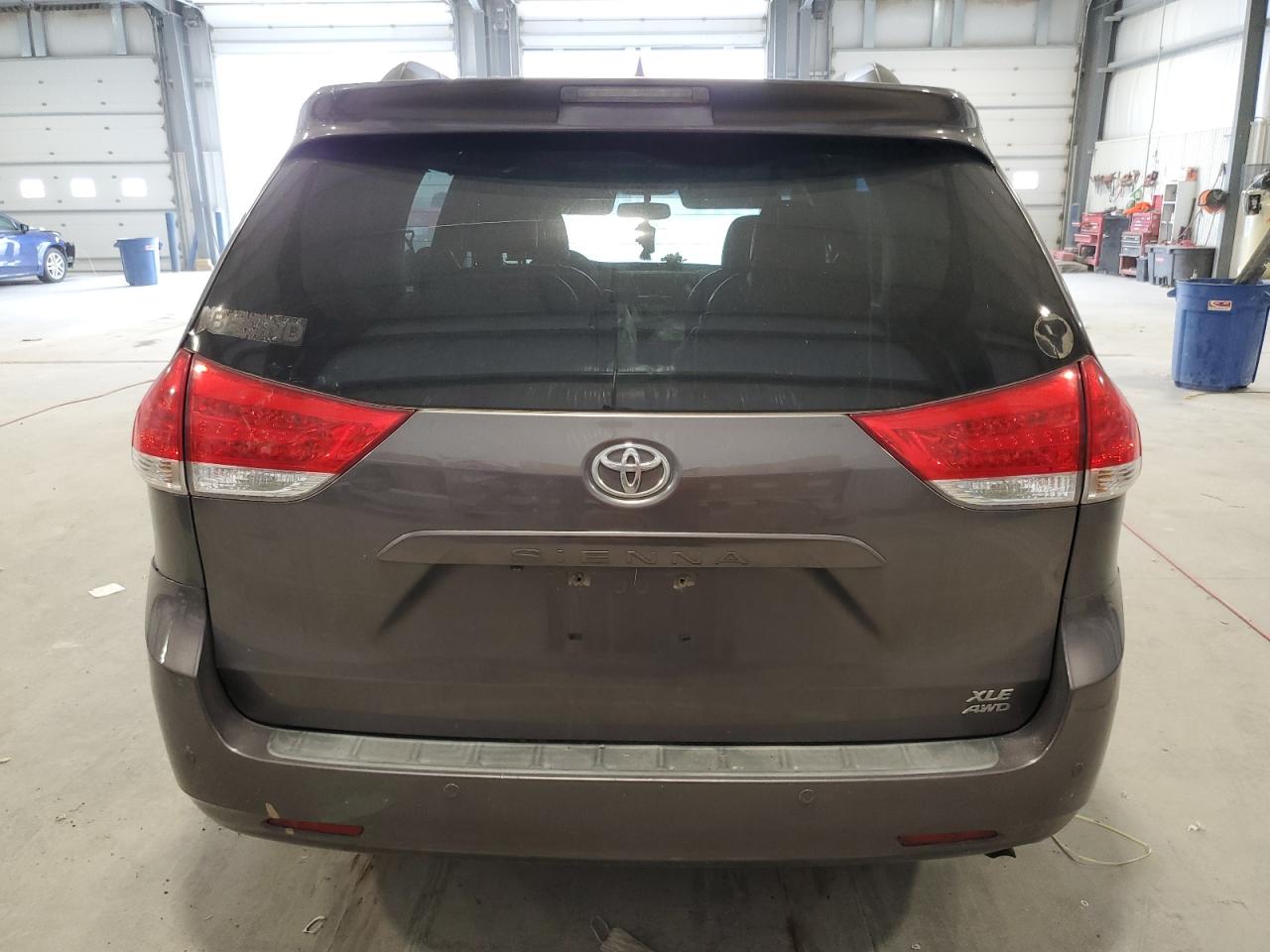 2011 Toyota Sienna Xle VIN: 5TDDK3DCXBS005787 Lot: 56923495
