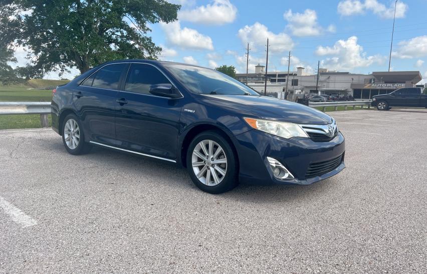 Sedans TOYOTA CAMRY 2014 Blue