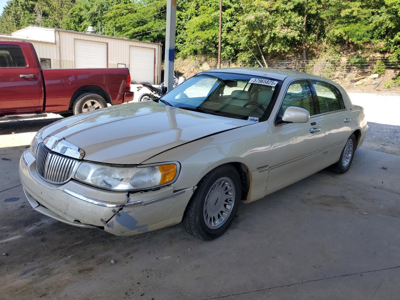 2002 Lincoln Town Car Cartier en Venta en Hueytown, AL - Front End