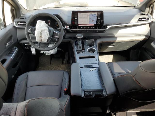  TOYOTA SIENNA 2024 Czarny