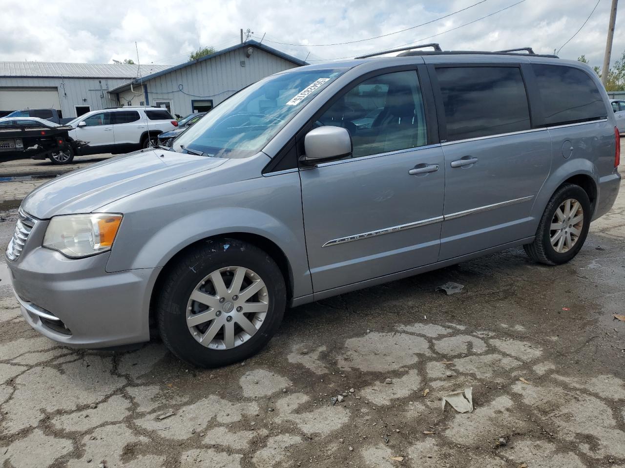 2013 Chrysler Town & Country Touring იყიდება Pekin-ში, IL - Mechanical