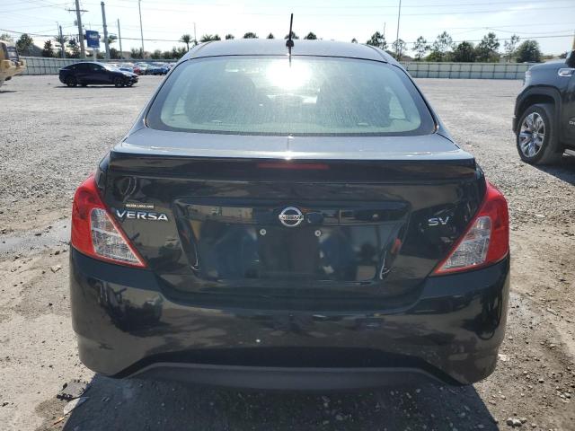  NISSAN VERSA 2018 Czarny