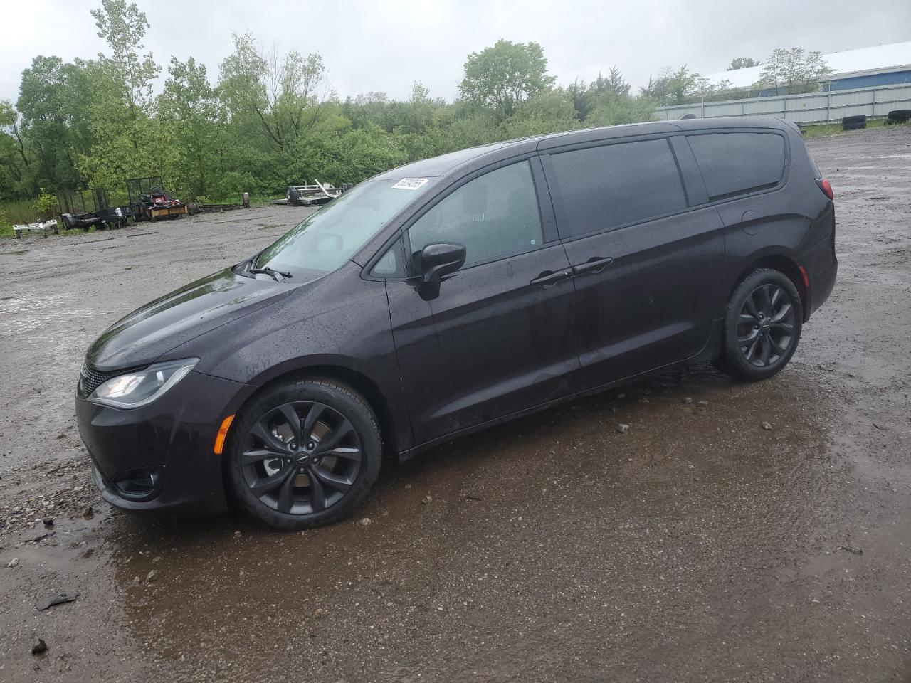 2018 Chrysler Pacifica Touring Plus იყიდება Columbia Station-ში, OH - Front End