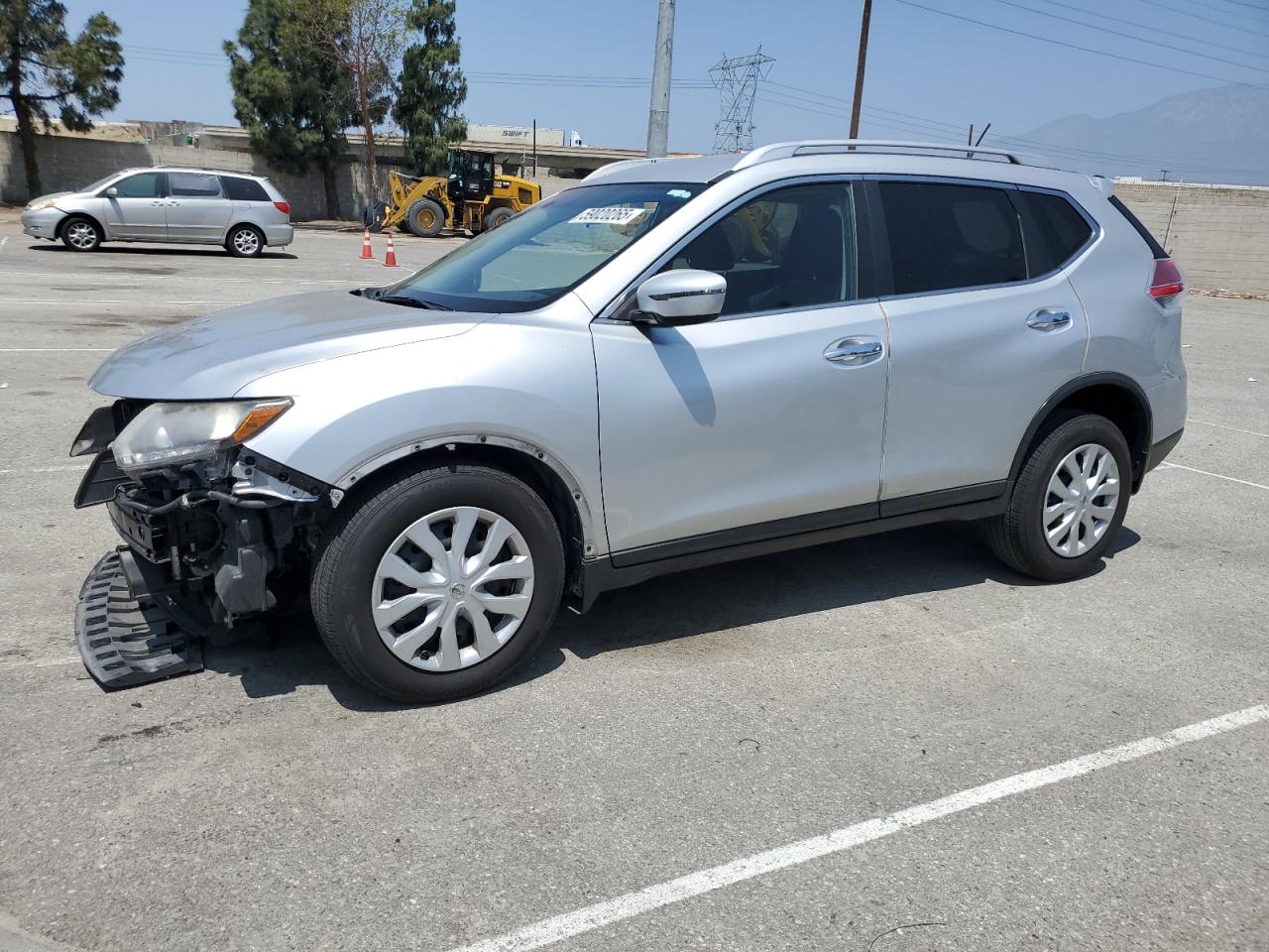 2016 Nissan Rogue S იყიდება Rancho Cucamonga-ში, CA - Front End