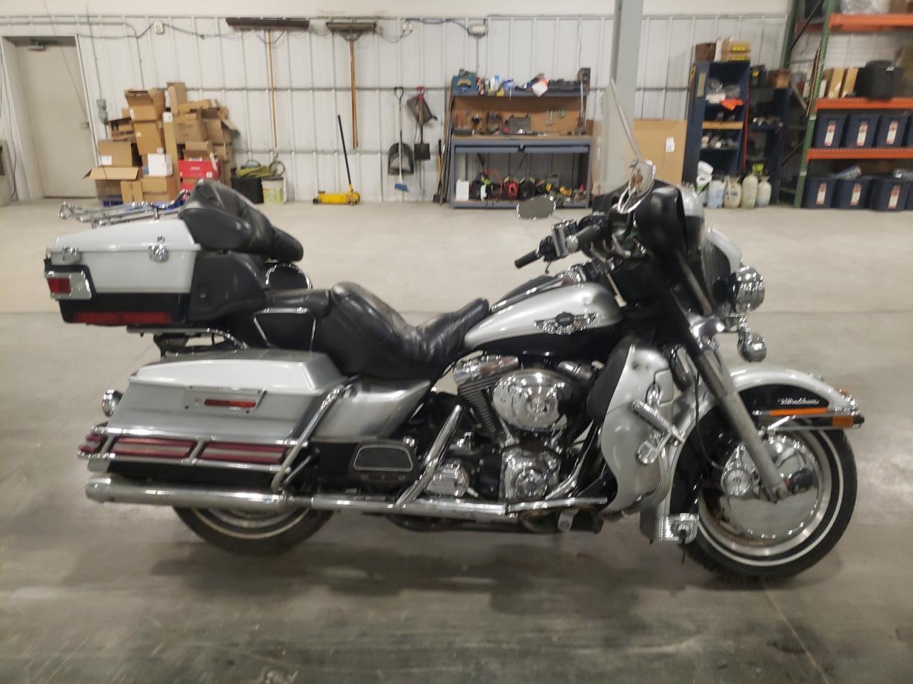 2003 Harley-Davidson Flhtcui Anniversary за продажба в Avon, MN - Front End