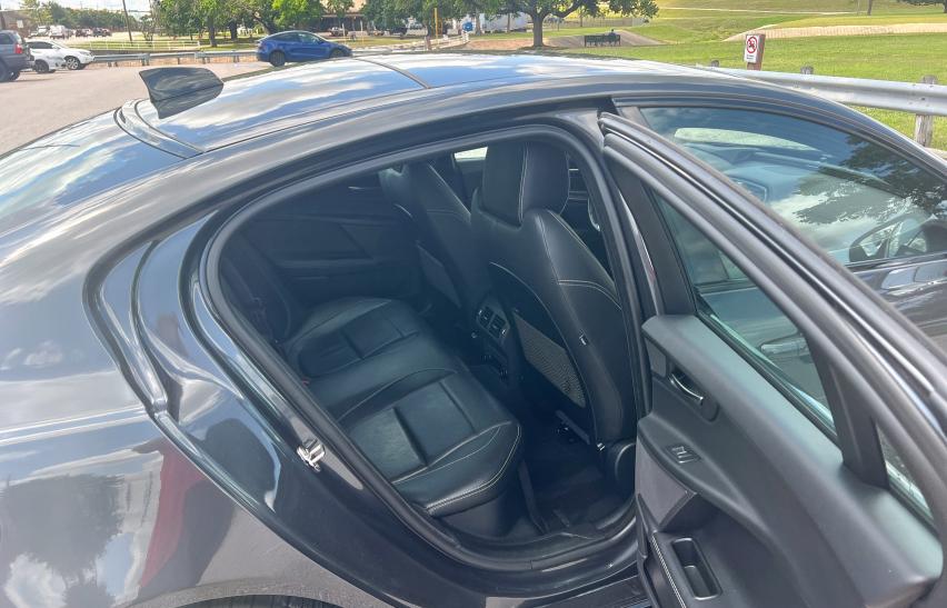  JAGUAR XE 2019 Szary