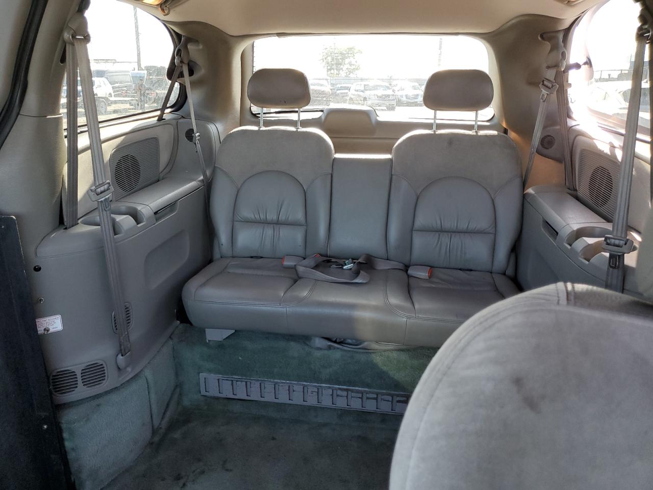 2001 Chrysler Town & Country Limited VIN: 2C8GP64L11R336540 Lot: 56532555