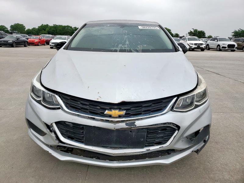 Sedans CHEVROLET CRUZE 2017 Srebrny