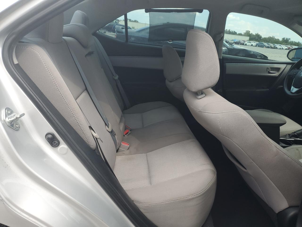 2015 Toyota Corolla L VIN: 5YFBURHE4FP329686 Lot: 56233325