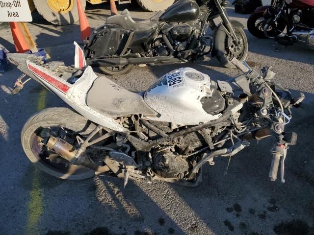 2019 Yamaha Yzfr3   