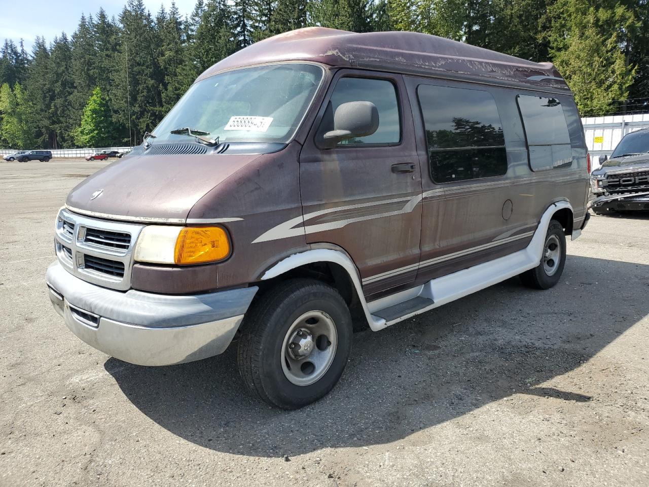 1999 Dodge Ram Van B1500 продається в Arlington, WA - Front End