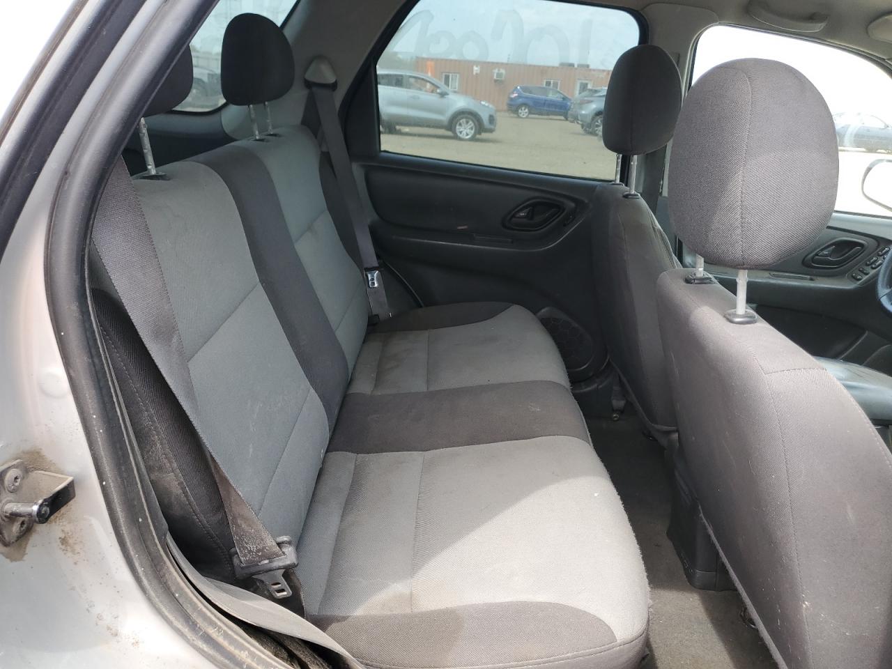 2004 Ford Escape Xls VIN: 1FMYU02134KA88982 Lot: 57037915