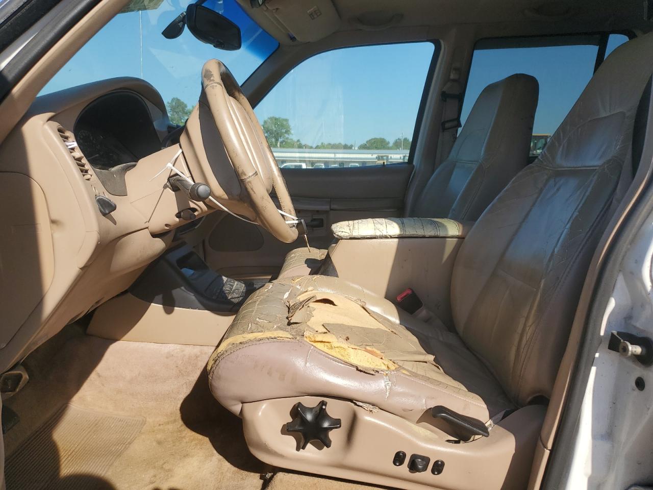 2000 Ford Explorer Eddie Bauer VIN: 1FMZU64E0YZA59007 Lot: 54536425