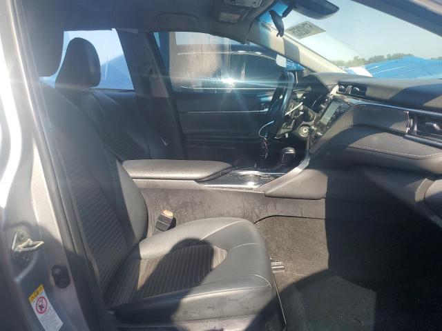  TOYOTA CAMRY 2018 Silver