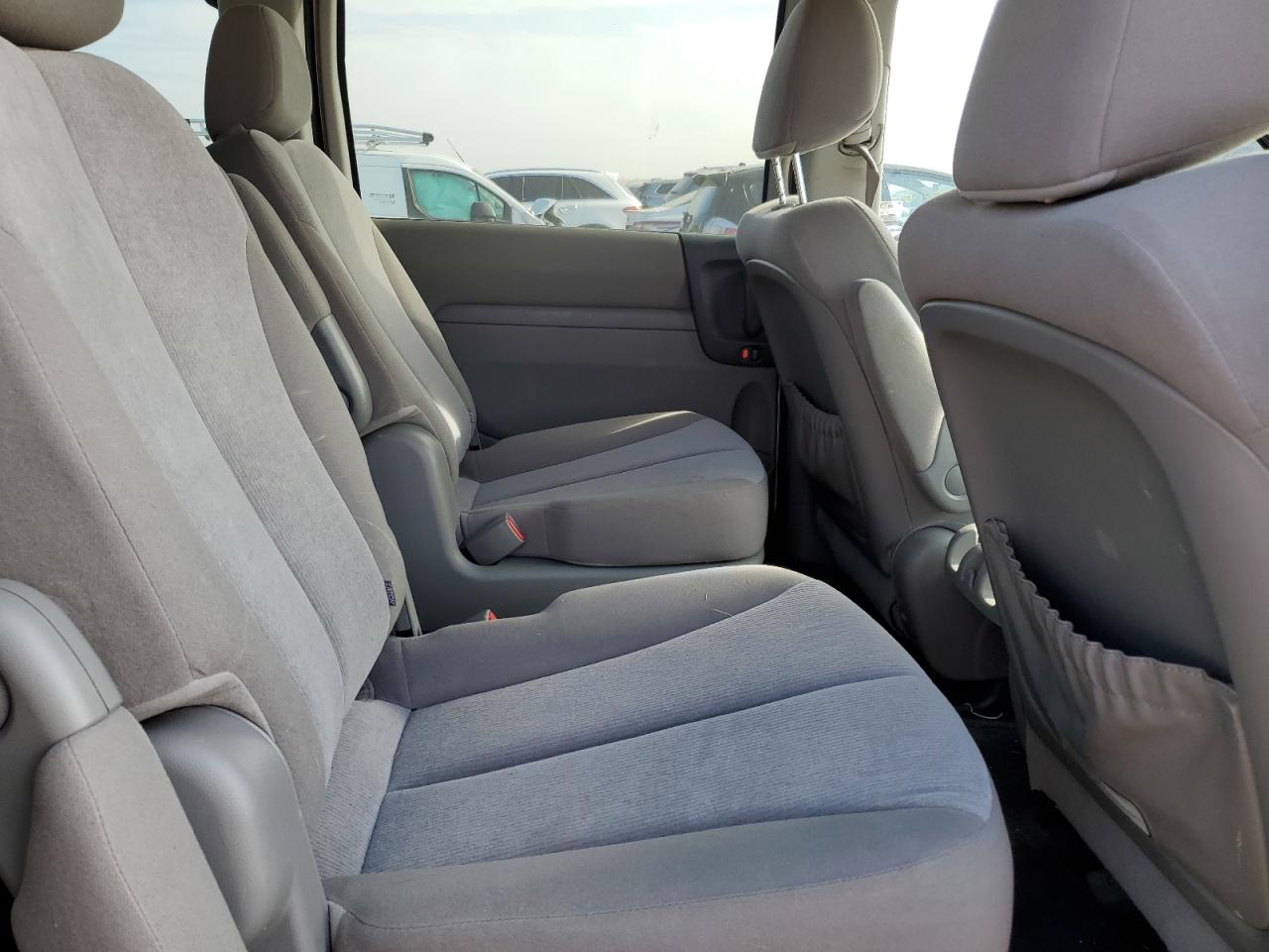 2011 Kia Sedona Lx VIN: KNDMG4C75B6384189 Lot: 56845275