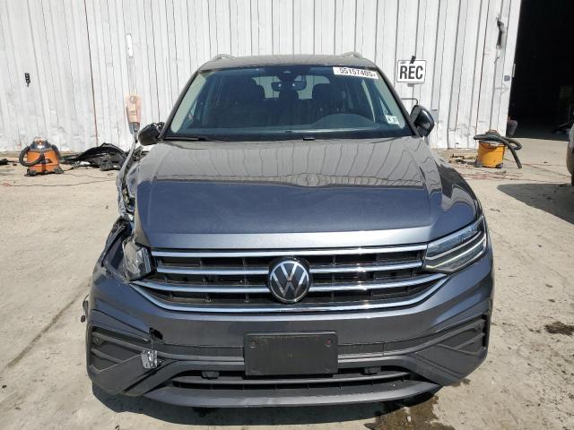  VOLKSWAGEN TIGUAN 2022 Серый