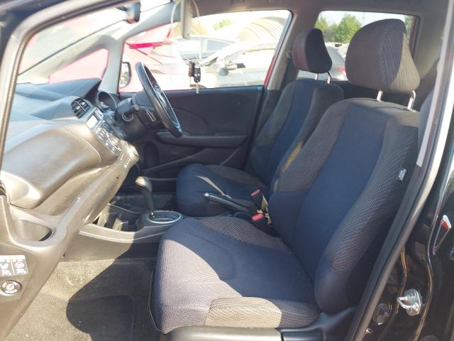 2014 HONDA JAZZ ES +