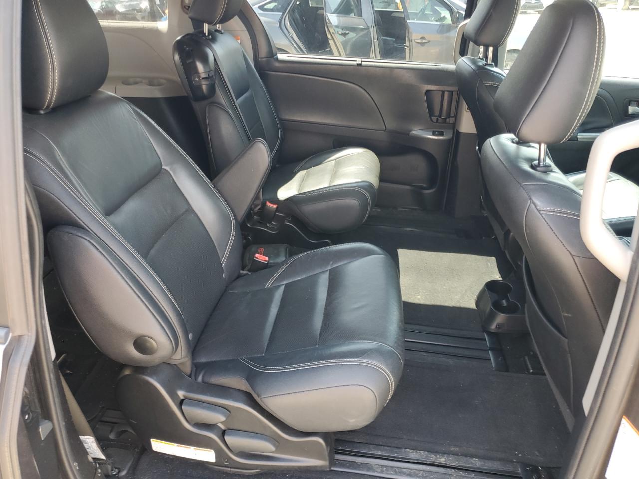 2017 Toyota Sienna Se VIN: 5TDXZ3DC4HS888691 Lot: 57054945