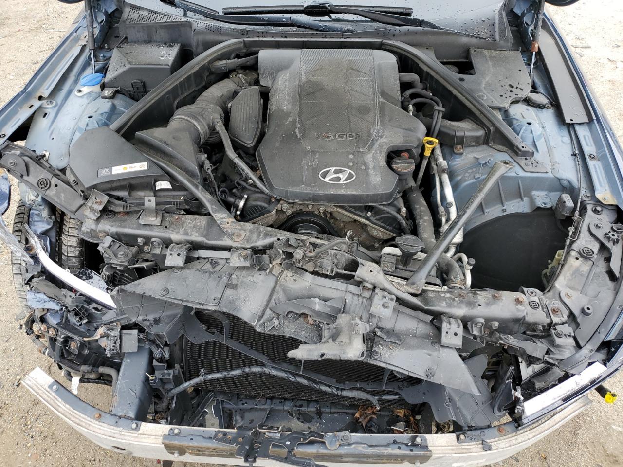 2015 Hyundai Genesis 3.8L VIN: KMHGN4JE1FU018909 Lot: 56866455
