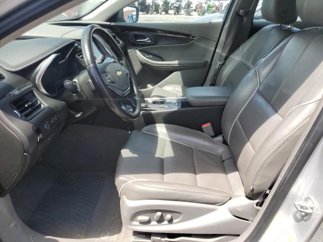Sedans CHEVROLET IMPALA 2017 Srebrny