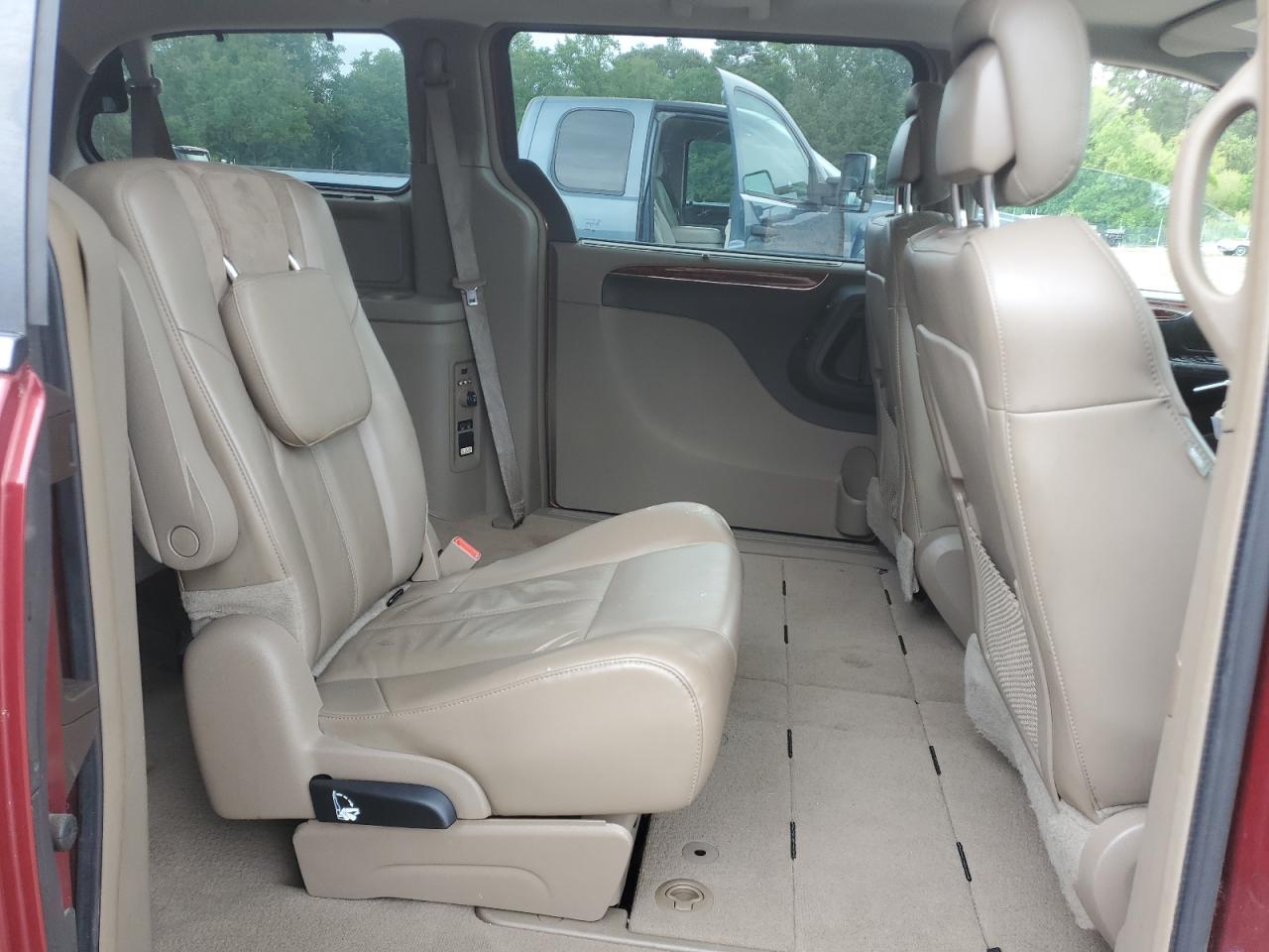 2016 Chrysler Town & Country Limited Platinum VIN: 2C4RC1GG0GR213327 Lot: 56476135