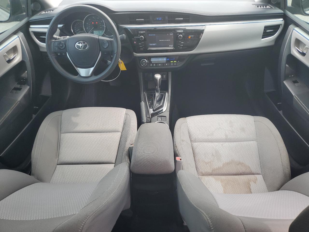 2015 Toyota Corolla L VIN: 5YFBURHE4FP329686 Lot: 56233325