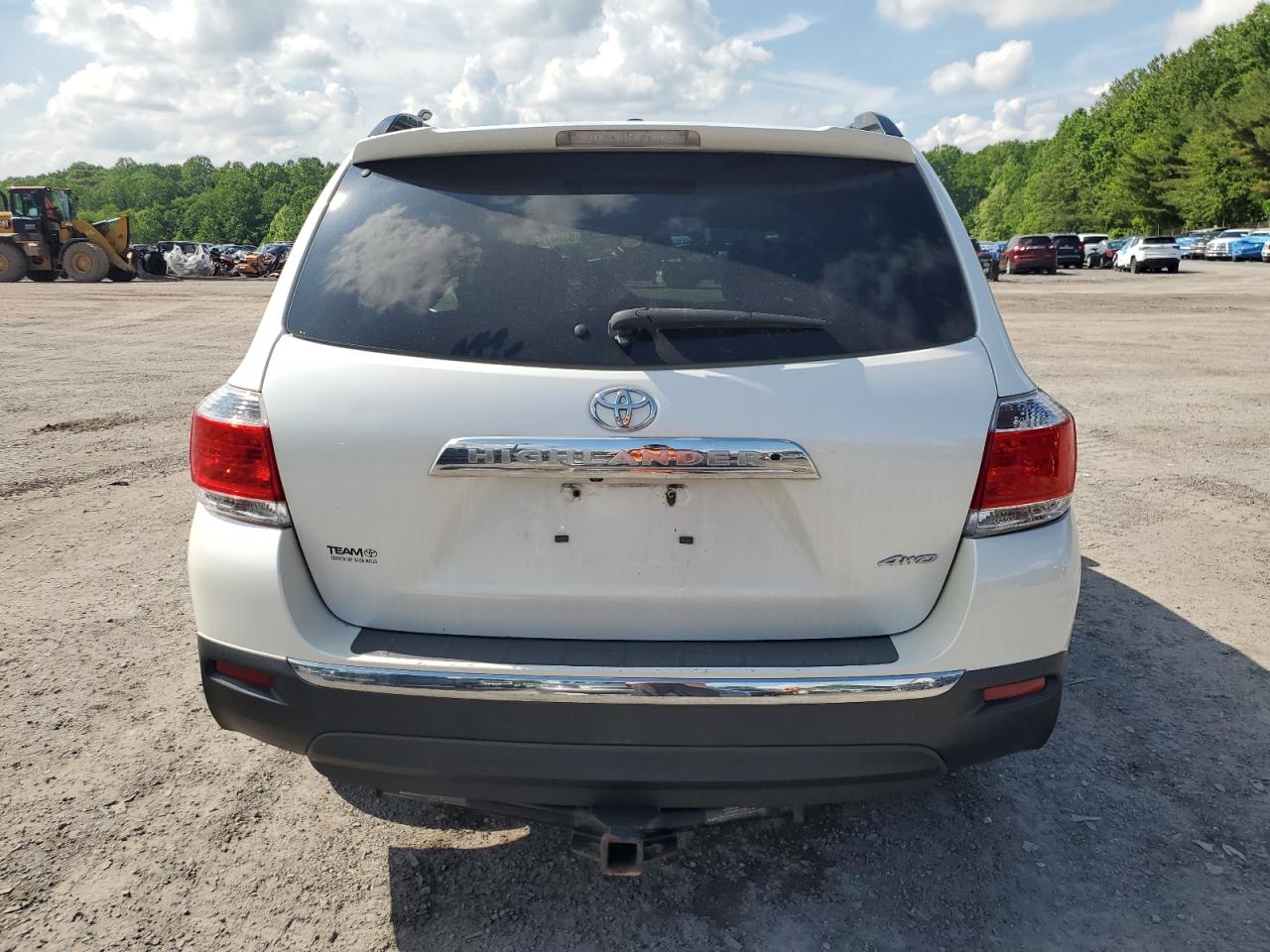 2013 Toyota Highlander Base VIN: 5TDBK3EH2DS267341 Lot: 57047225