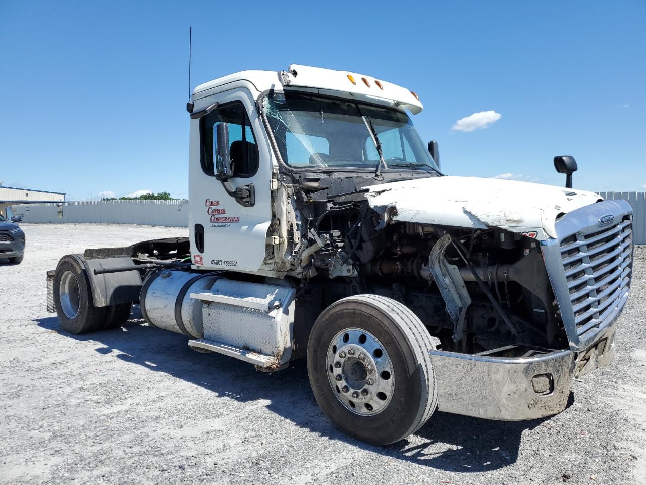 2015 Freightliner Cascadia 125 Semi Truck na sprzedaż w Gastonia, NC - Front End