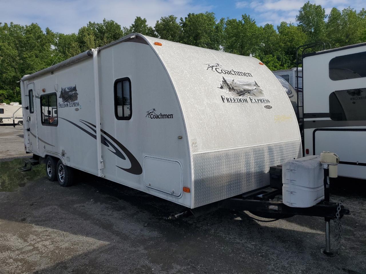 2011 Coach Freedom for Sale in Cahokia Heights, IL - Water/Flood