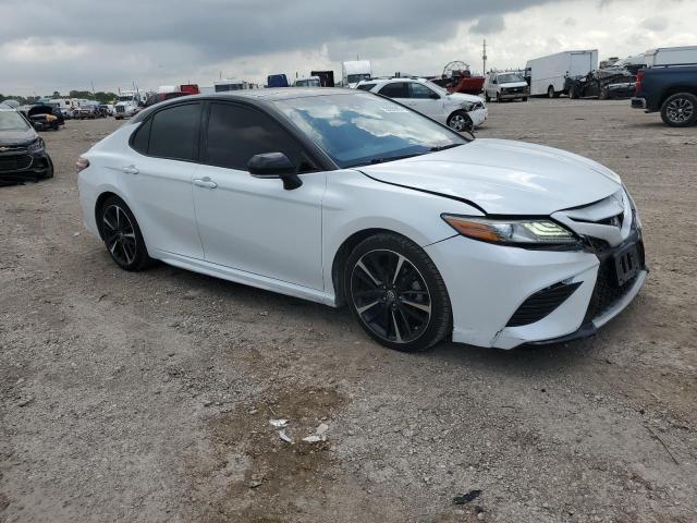  TOYOTA CAMRY 2019 Biały