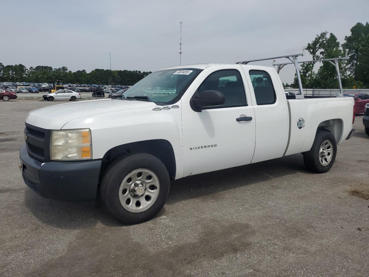 2011 Chevrolet Silverado C1500 for Sale in Dunn, NC - Minor Dent/Scratches