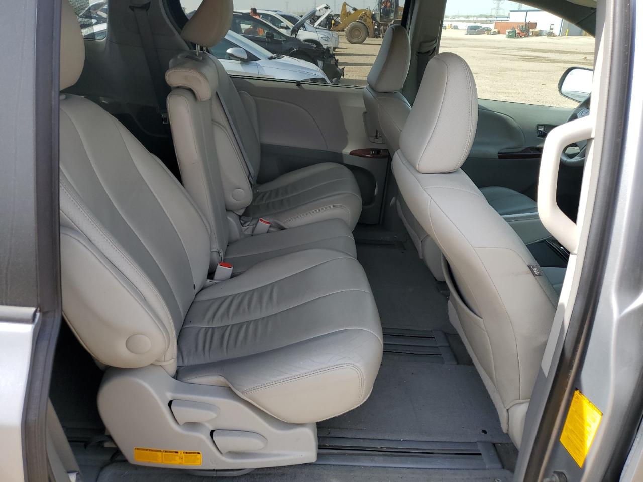 2013 Toyota Sienna Xle VIN: 5TDYK3DC5DS369457 Lot: 55522055