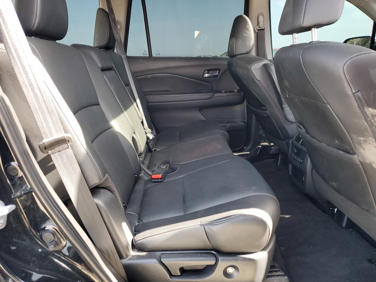 2021 Honda Pilot Se VIN: 5FNYF5H25MB042174 Lot: 57429825