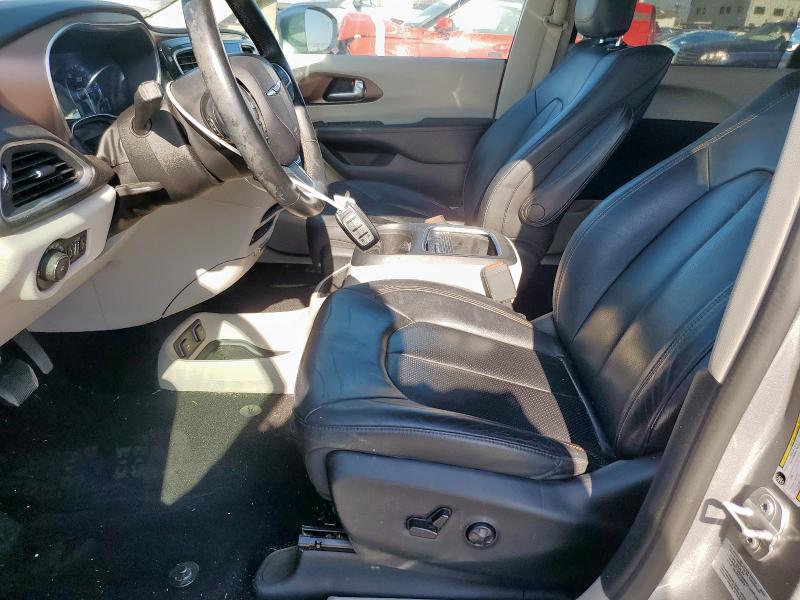  CHRYSLER PACIFICA 2017 Серебристый