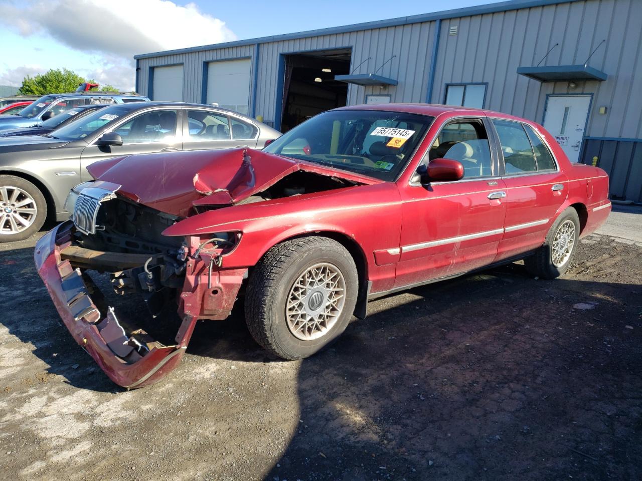 Chambersburg, PA에서 판매 중인 2002 Mercury Grand Marquis Gs - Front End