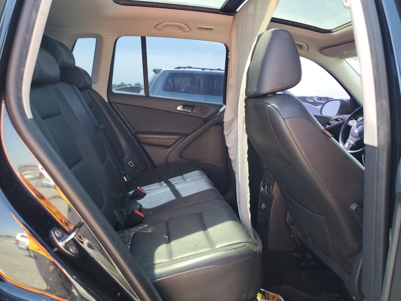 2011 Volkswagen Tiguan S VIN: WVGAV7AX2BW550158 Lot: 57649235