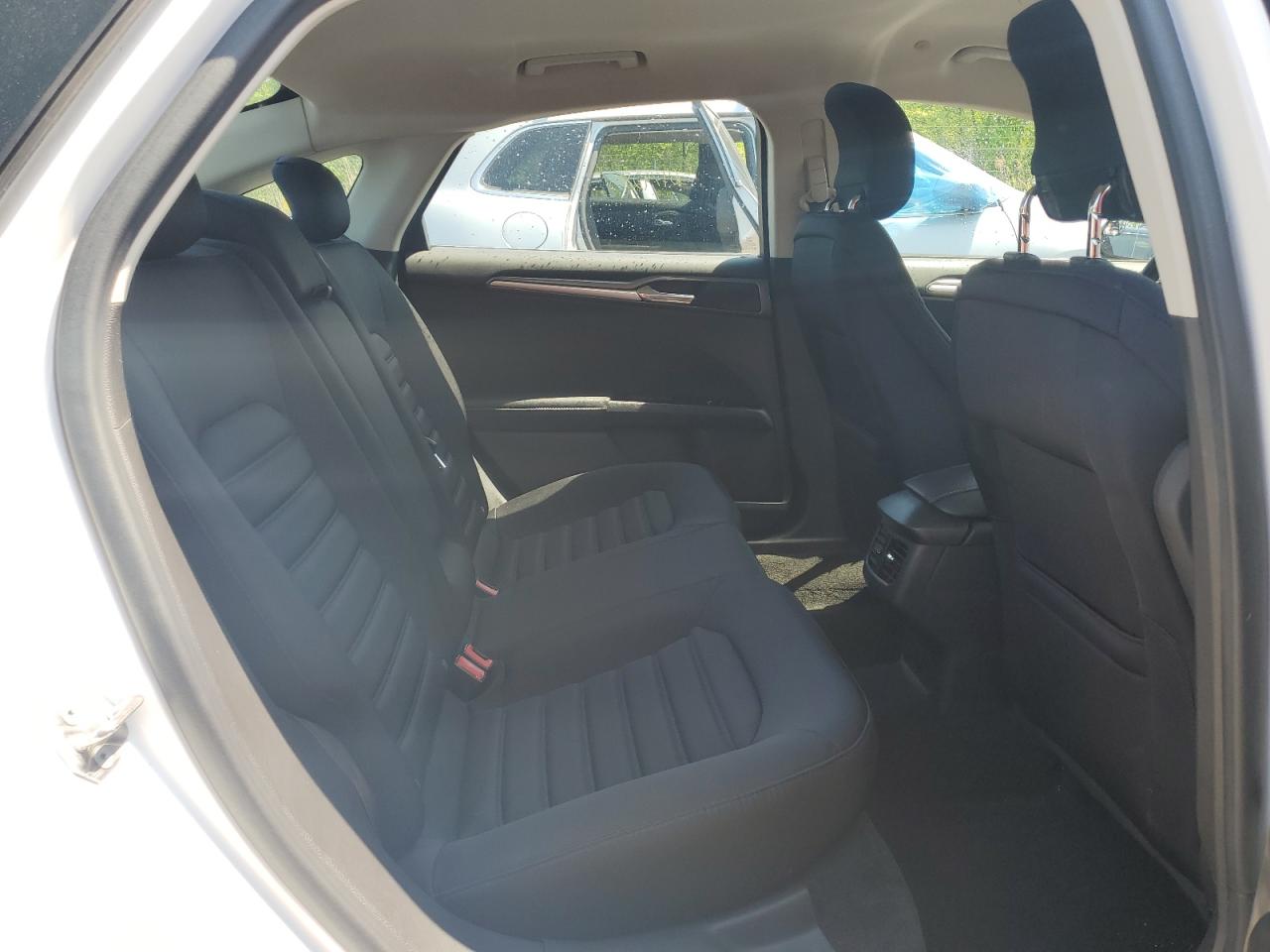 2015 Ford Fusion Se Hybrid VIN: 3FA6P0LUXFR120133 Lot: 55089355