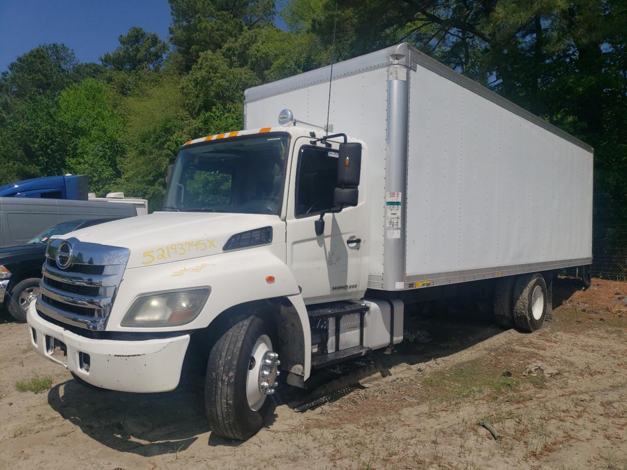2015 Hino 258/268 на продаже в Seaford, DE - Side